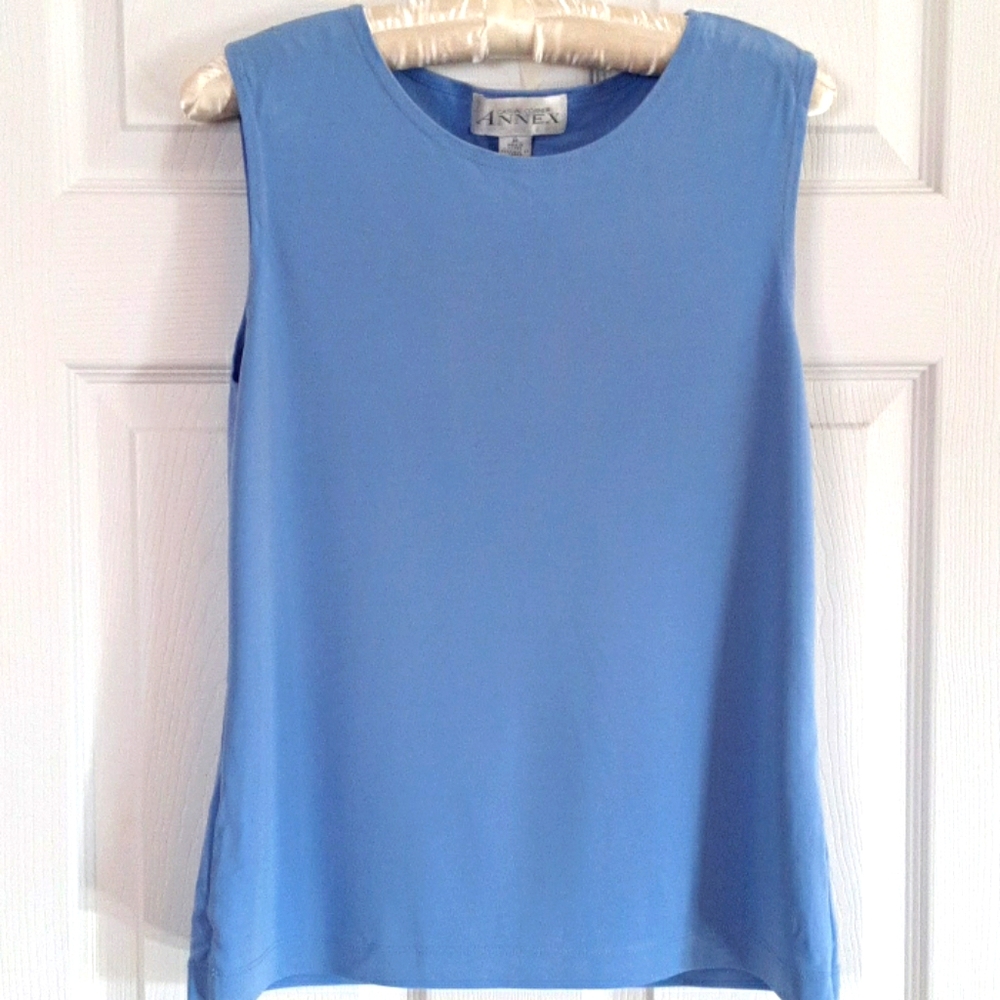 Casual Corner women's blouse.  Size M.